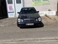 Gebraucht Mercedes E320 Avantgarde 220 PS (161 kW) 1996 Schwarz Limousine