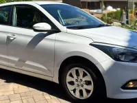 Gebraucht Hyundai i20 Classic 75 PS (55 kW) 2016 Weiß Limousine