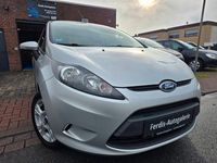 Gebraucht Ford Fiesta 60 PS (44 kW) 2009 Silber Kleinwagen