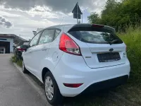 Usata Ford Fiesta Trend 101 CV (74 kW) 2014 Bianco Utilitaria