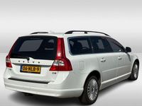 Gebraucht Volvo V70 Momentum 165 PS (121 kW) 2010 Weiß Kombi