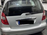 Gebraucht Mercedes A180 109 PS (80 kW) 2012 Grau Kleinwagen