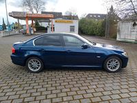 Gebraucht BMW 325 218 PS (160 kW) 2010 Blau Limousine