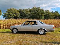 Gebraucht Mercedes 230 136 PS (100 kW) 1985 Silber Coupé
