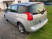 Gebraucht Peugeot 5008 111 PS (81 kW) 2011 Silber Van / Kleinbus