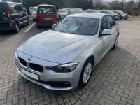 Gebraucht BMW 318 Advantage 136 PS (100 kW) 2016 Glaciersilber Limousine
