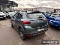 Neu Dacia Sandero Expression 91 PS (66 kW) 2025 Zedergrün metallic Kleinwagen