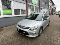 Gebraucht Hyundai i30 109 PS (80 kW) 2011 Silber Kombi