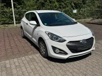 Gebraucht Hyundai i30 99 PS (72 kW) 2014 Weiß Limousine