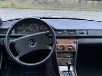 Gebraucht Mercedes E260 160 PS (117 kW) 1988 Limousine