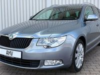 Gebraucht Skoda Superb Elegance 140 PS (102 kW) 2012 Grau Kombi