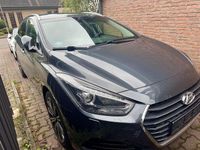 Gebraucht Hyundai i40 Premium 141 PS (103 kW) 2016 Blau Kombi