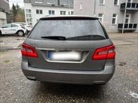 Gebraucht Mercedes E200 Avantgarde 184 PS (135 kW) 2012 Grau Kombi