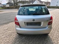 Gebraucht Skoda Fabia 70 PS (51 kW) 2009 Silber Kleinwagen