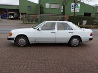 Gebraucht Mercedes E230 132 PS (97 kW) 1989 Weiß Limousine