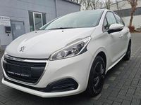 Gebraucht Peugeot 208 Active 68 PS (50 kW) 2015 Weiß Kleinwagen
