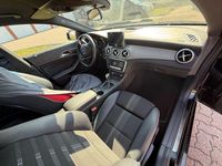 Gebraucht Mercedes CLA180 122 PS (89 kW) 2016 Schwarz Limousine