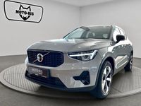 Neu Volvo XC40 Plus 163 PS (119 kW) 2026 Grau SUV