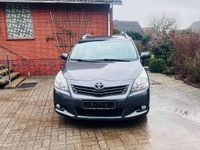 Gebraucht Toyota Verso 126 PS (92 kW) 2012 Grau Van / Kleinbus