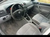 Używany VW Jetta 101 KM (74 kW) 2005 Srebrny Sedan/Limuzyna