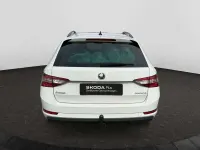 Gebraucht Skoda Superb Ambition 150 PS (110 kW) 2018 Weiß Kombi