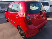 Gebraucht Hyundai i10 69 PS (50 kW) 2012 Rot Kleinwagen