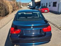 Gebraucht BMW 320 170 PS (125 kW) 2011 Blau Limousine