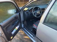 Gebraucht VW Golf IV 102 PS (75 kW) 2002 Silber Kleinwagen
