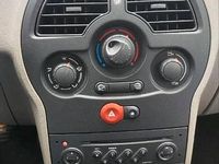 Używany Renault Modus 75 KM (55 kW) 2005 Czarny Minivan