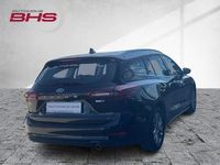 Gebraucht Ford Focus Titanium 125 PS (91 kW) 2023 Agate black (schwarz) Kombi