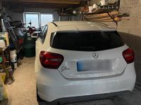 Gebraucht Mercedes A180 122 PS (89 kW) 2017 Weiß Kleinwagen