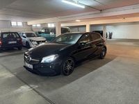 Gebraucht Mercedes A200 AMG line 156 PS (114 kW) 2018 Schwarz Limousine