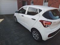 Gebraucht Hyundai i10 Select 67 PS (49 kW) 2019 Weiß Kleinwagen