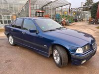 Gebraucht BMW 316 105 PS (77 kW) 1998 Blau Limousine