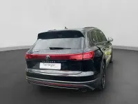 Gebraucht VW Touareg Basis 231 PS (169 kW) 2024 Grenadillschwarz metallic SUV
