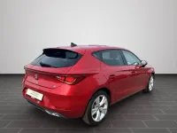 Używany Seat Leon FR 150 KM (110 kW) 2024 Czerwony Sedan/Limuzyna