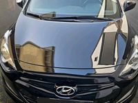 Gebraucht Hyundai i30 99 PS (72 kW) 2014 Schwarz Kleinwagen