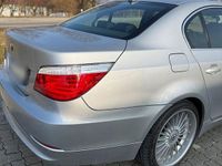 Gebraucht BMW 523 190 PS (139 kW) 2007 Silber Limousine