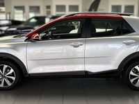 Gebraucht Kia Stonic Vision 101 PS (74 kW) 2022 (r4s) seidensilber met./rot SUV