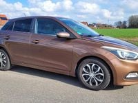 Gebraucht Hyundai i20 Trend 84 PS (61 kW) 2016 Braun Kleinwagen