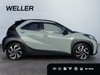 Neu Toyota Aygo X 72 PS (52 kW) 2025 6x3)/ black mica (209) (gruen SUV