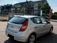 Gebraucht Hyundai i30 109 PS (80 kW) 2009 Silber Limousine