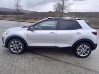 Używany Kia Stonic Vision 120 KM (88 kW) 2018 Srebrny SUV