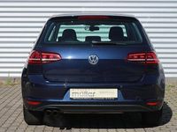 Gebraucht VW Golf VII Highline 125 PS (91 kW) 2016 Blau Limousine