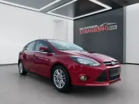 Używany Ford Focus Titanium 105 KM (77 kW) 2014 Czerwony Sedan/Limuzyna