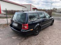 Gebraucht VW Passat Highline 131 PS (96 kW) 2002 Blau Kombi