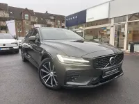 Gebraucht Volvo V60 Plus 398 PS (292 kW) 2022 Particular grey Kombi