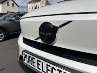 Gebraucht Volvo EX40 Plus 185 kW (252 PS) 2025 Weiß SUV