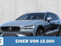 Gebraucht Volvo V60 CC Plus 197 PS (144 kW) 2023 Grau metallic Kombi