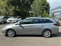 Gebraucht Toyota Auris Comfort 111 PS (81 kW) 2015 New medium silver/ grey Kombi
